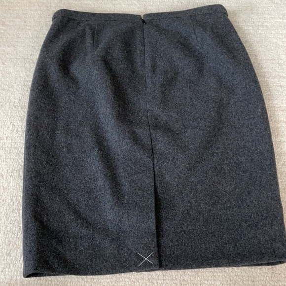 NWT JCREW WOOL GREY PENCIL SKIRT. SIZE 0. Smoke free home. - Picture 5 of 5